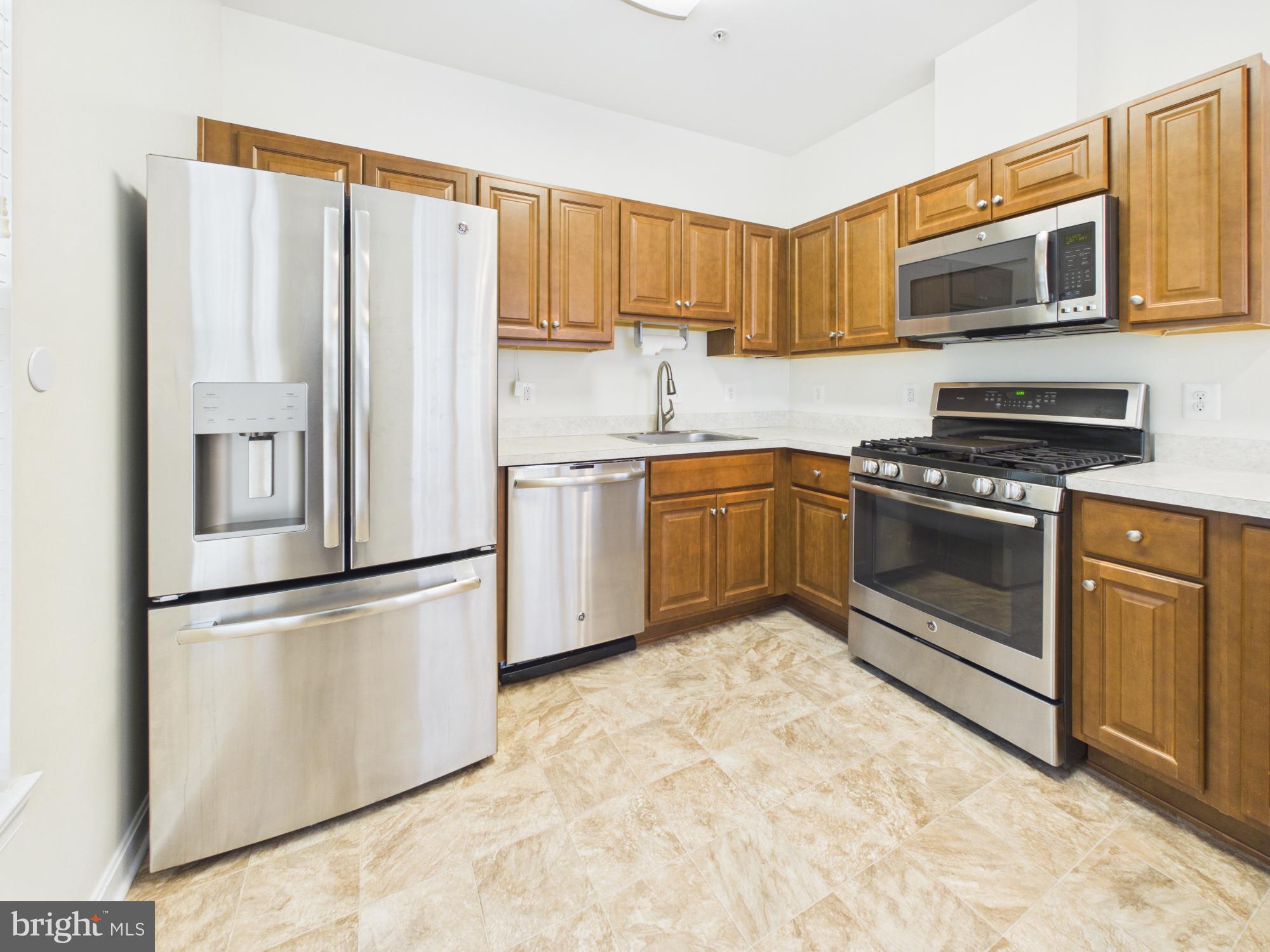 3527 PINEY WOODS PLACE H002