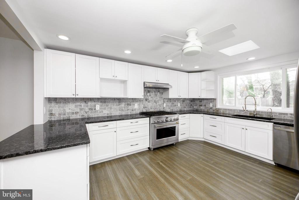 6010 Eastern Pkwy