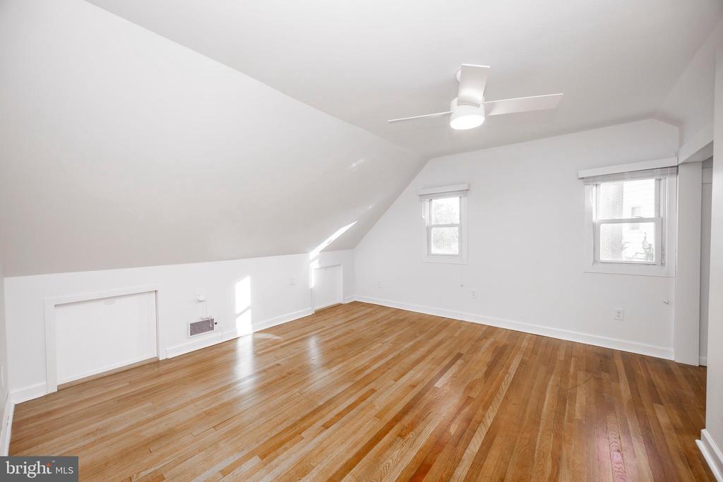 6010 Eastern Pkwy