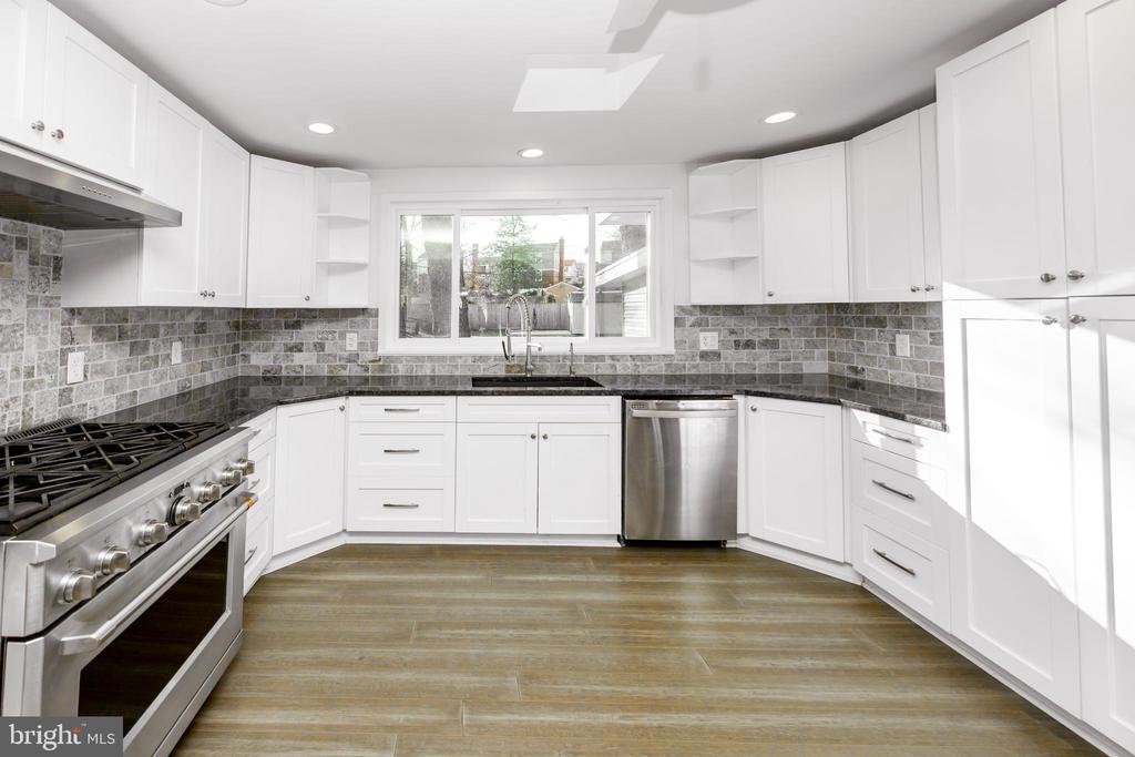 6010 Eastern Pkwy