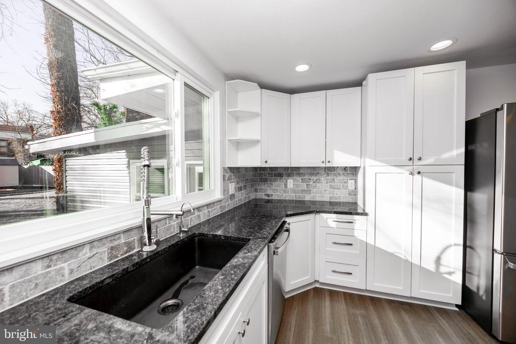 6010 Eastern Pkwy
