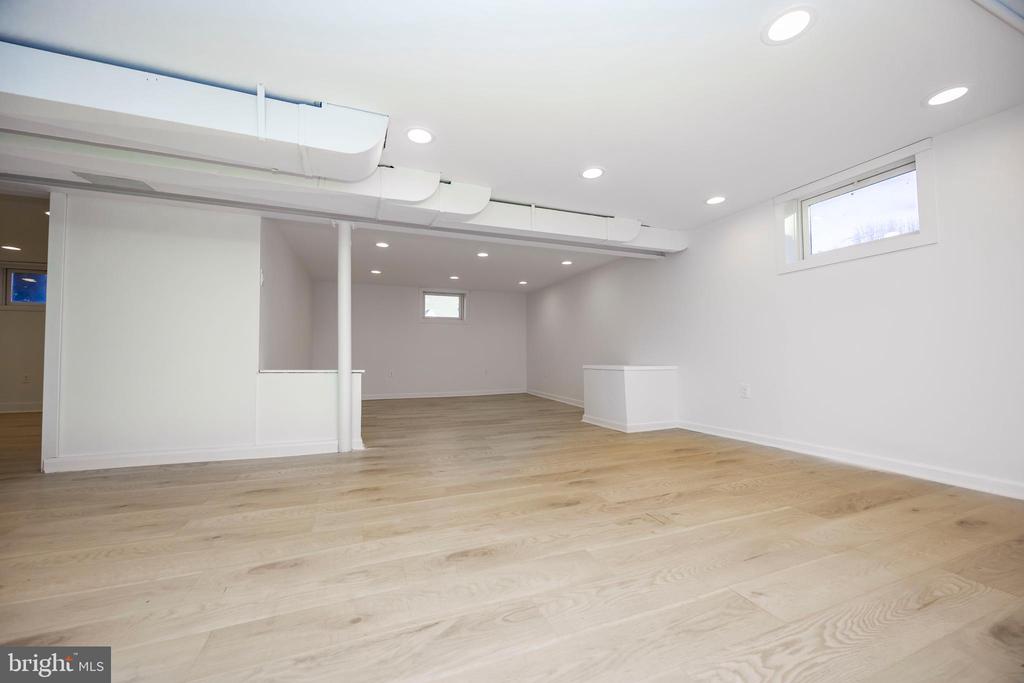 6010 Eastern Pkwy