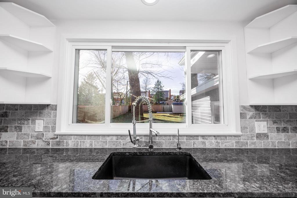 6010 Eastern Pkwy