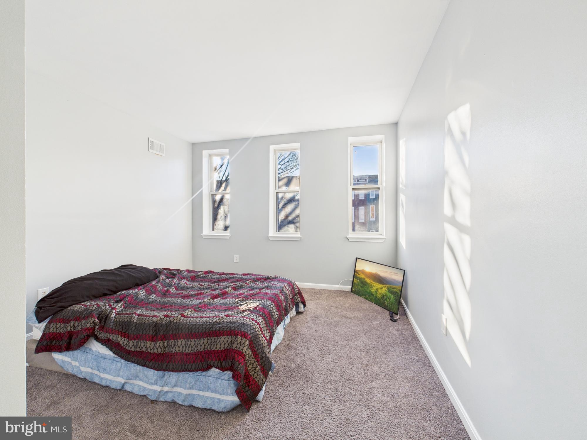 1023 N FULTON AVENUE