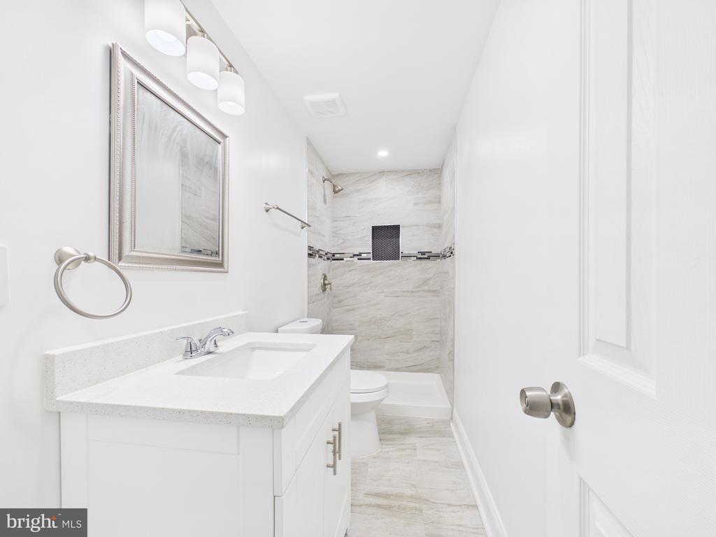 1315 HARLEM AVENUE B