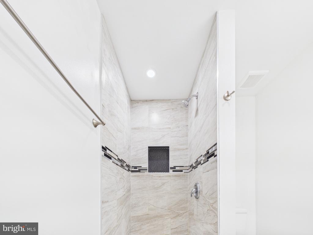 1315 HARLEM AVENUE Unit: A