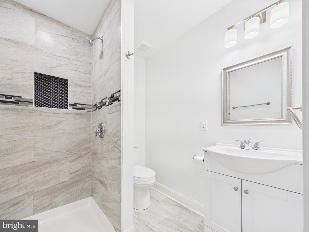 1315 HARLEM AVENUE Unit: A