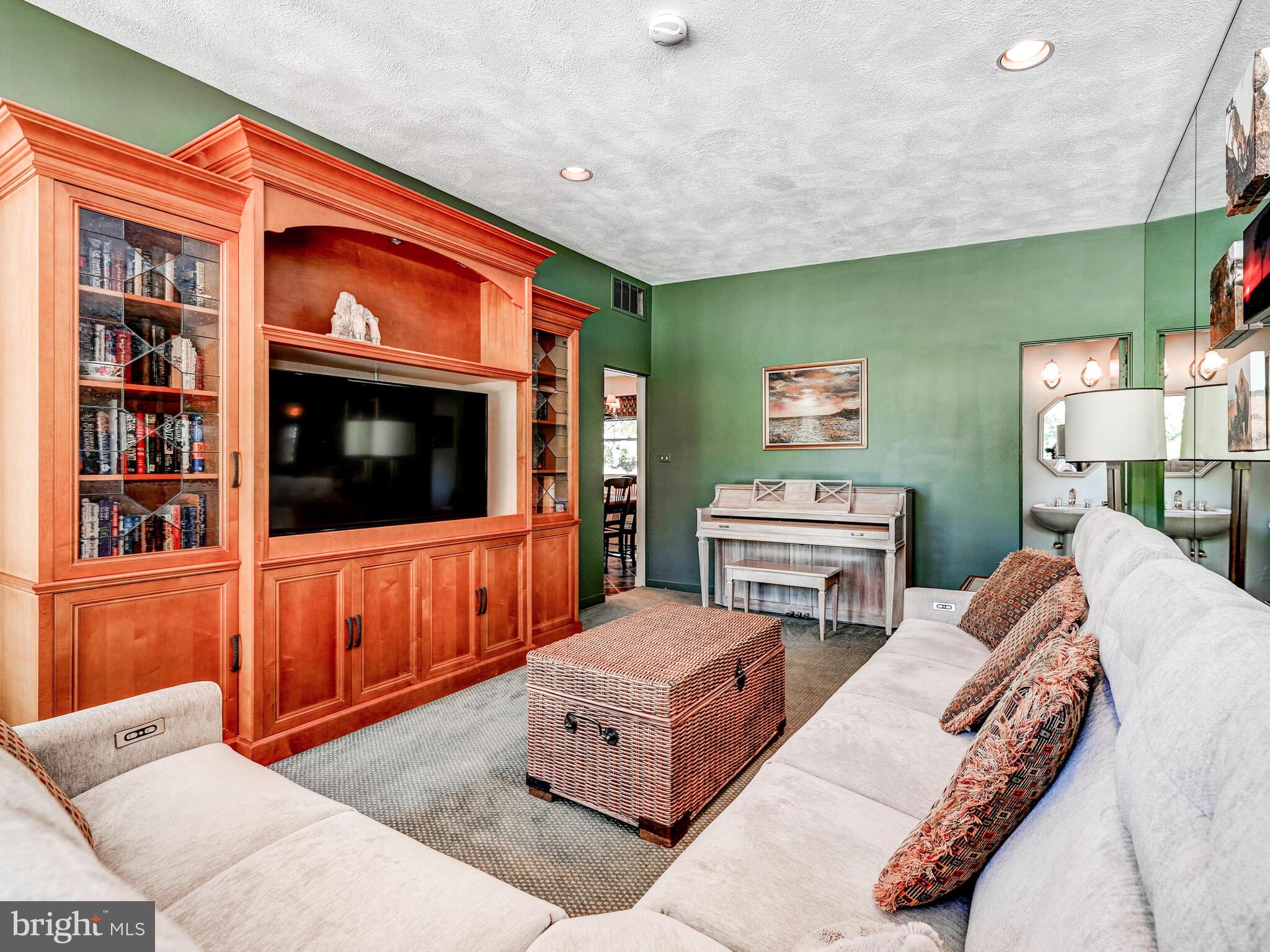 3604 Woodvalley DRIVE