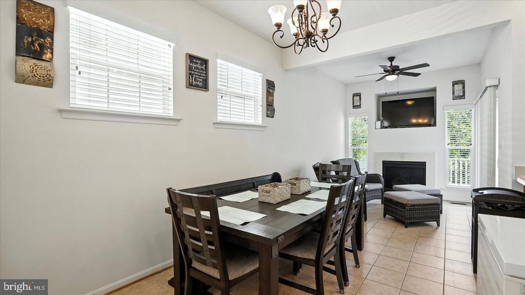 28 BUTTONWOOD COURT