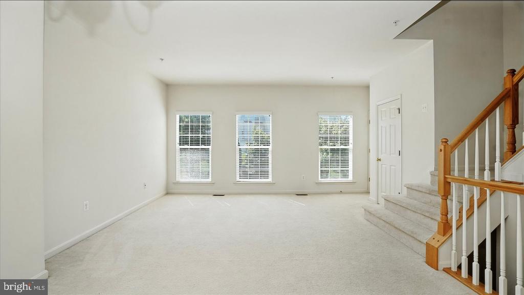 28 BUTTONWOOD COURT