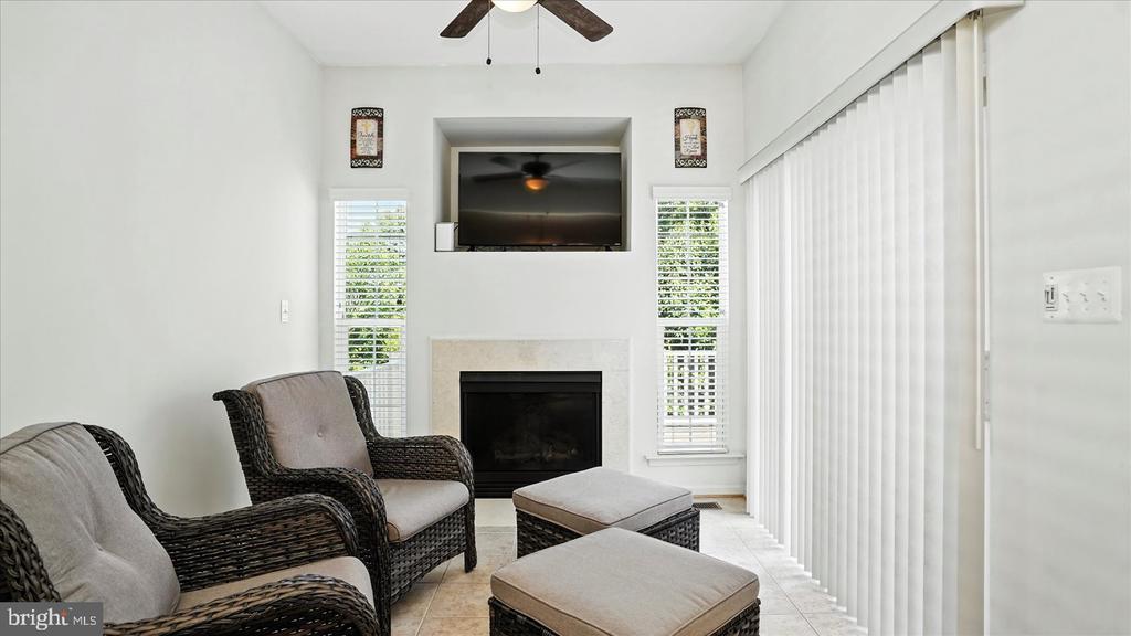 28 BUTTONWOOD COURT