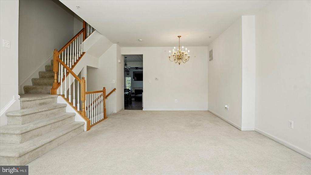 28 BUTTONWOOD COURT