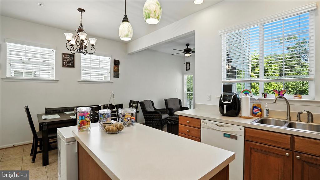 28 BUTTONWOOD COURT
