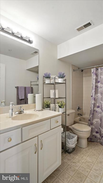 28 BUTTONWOOD COURT