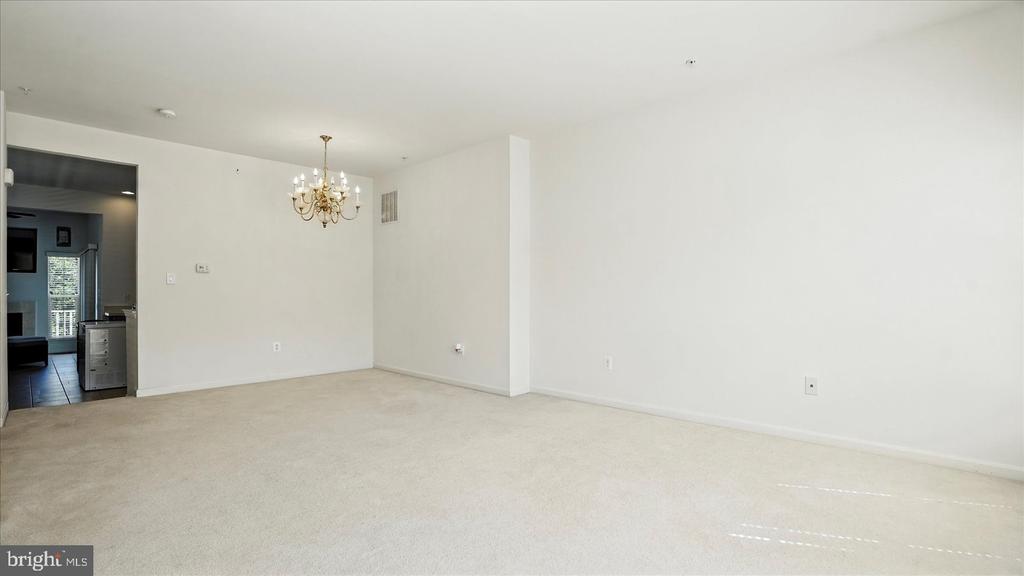 28 BUTTONWOOD COURT