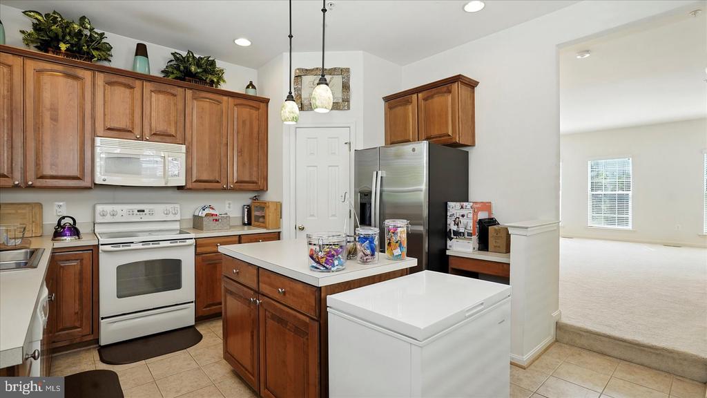 28 BUTTONWOOD COURT