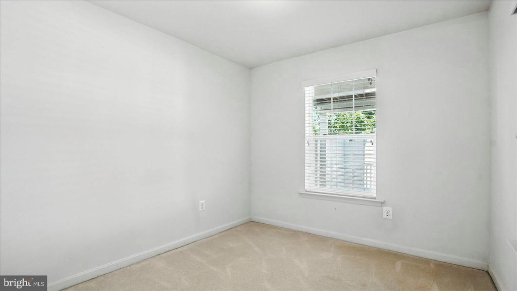 28 BUTTONWOOD COURT