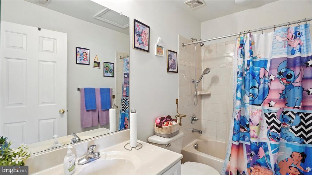 28 BUTTONWOOD COURT