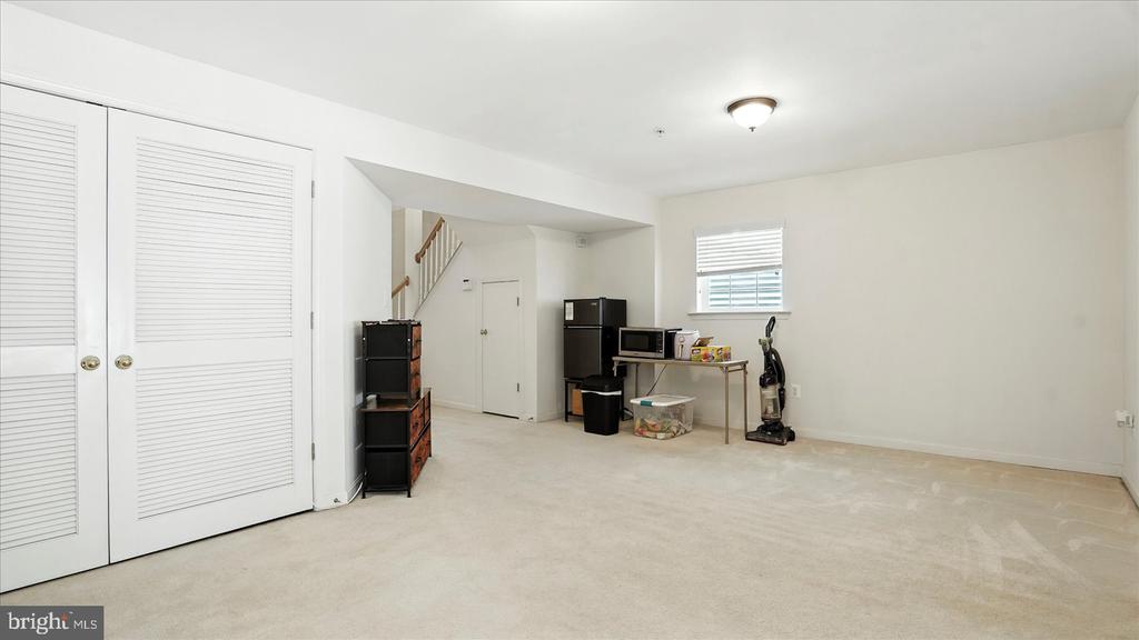 28 BUTTONWOOD COURT