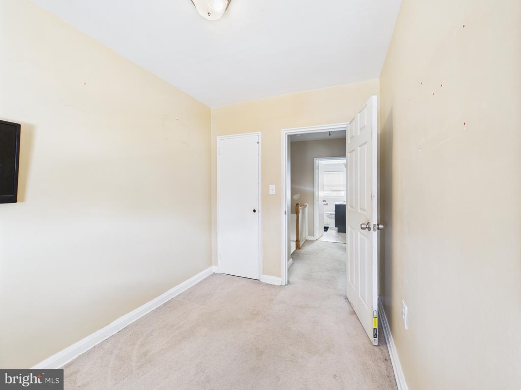 2743 Kirkleigh