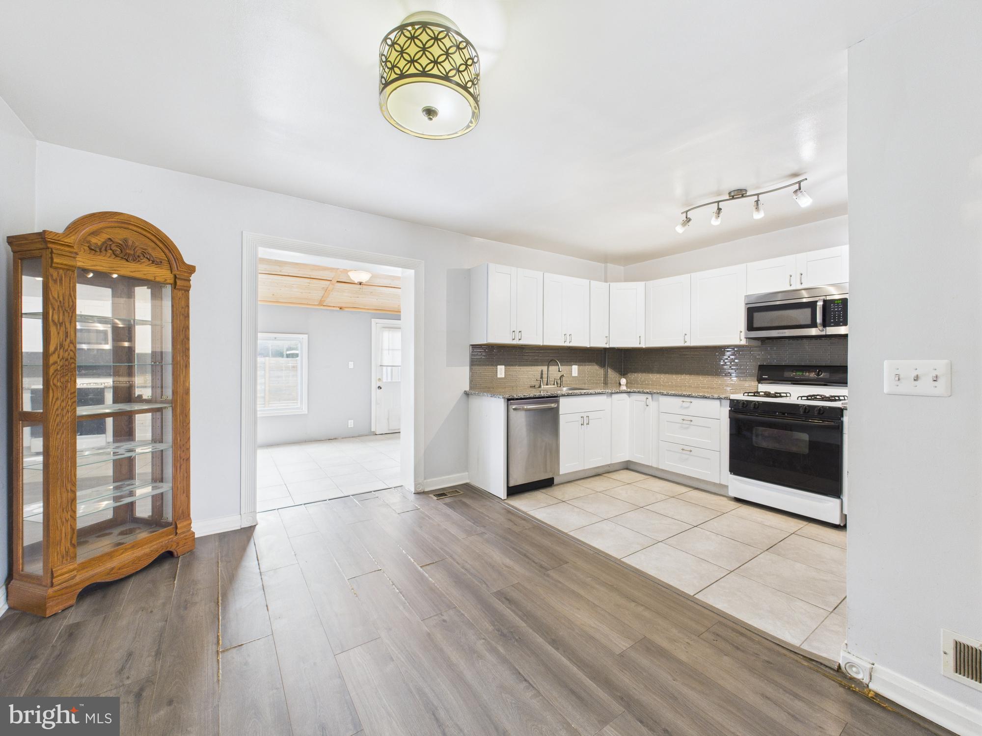 2743 Kirkleigh