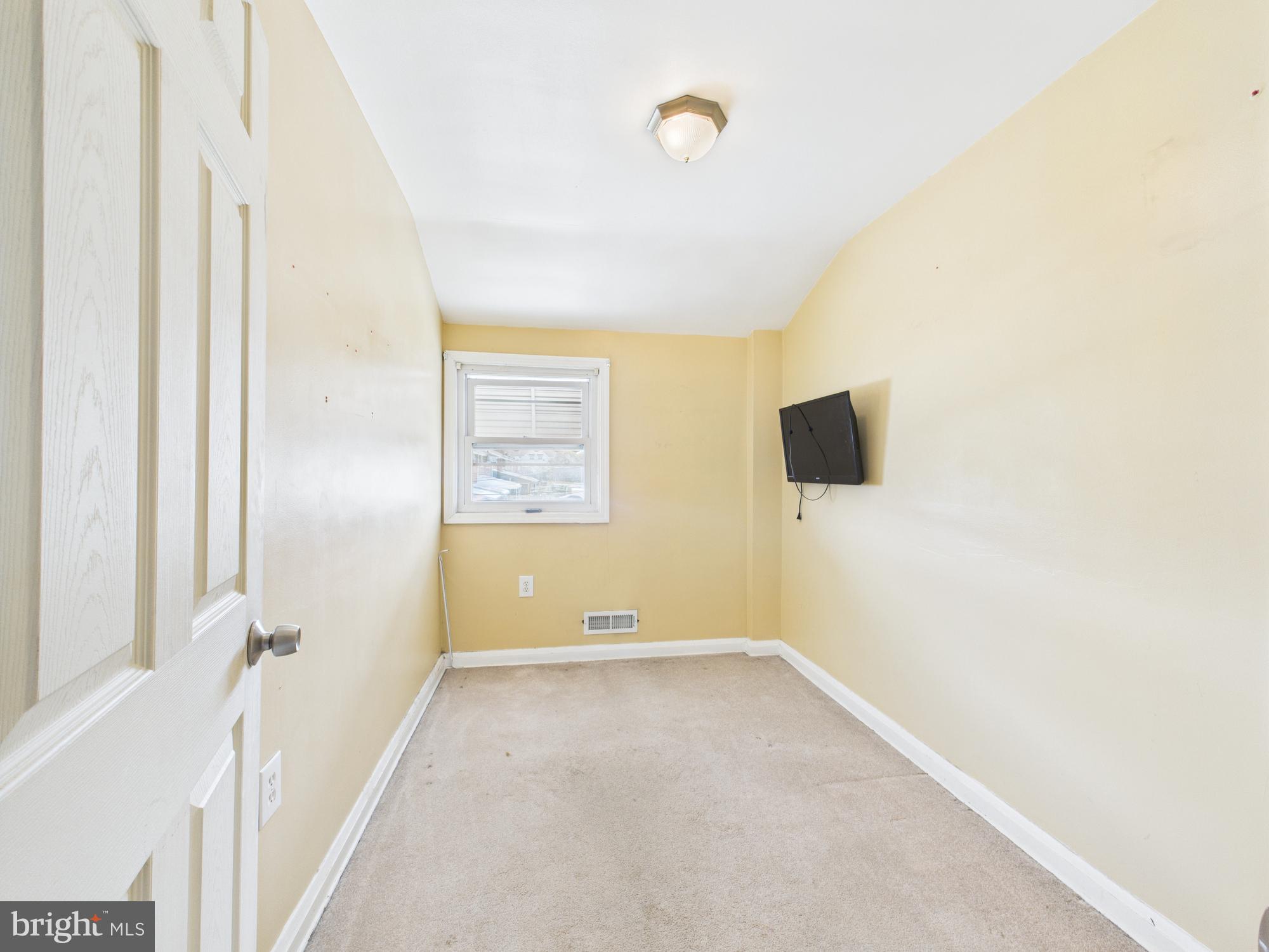 2743 Kirkleigh