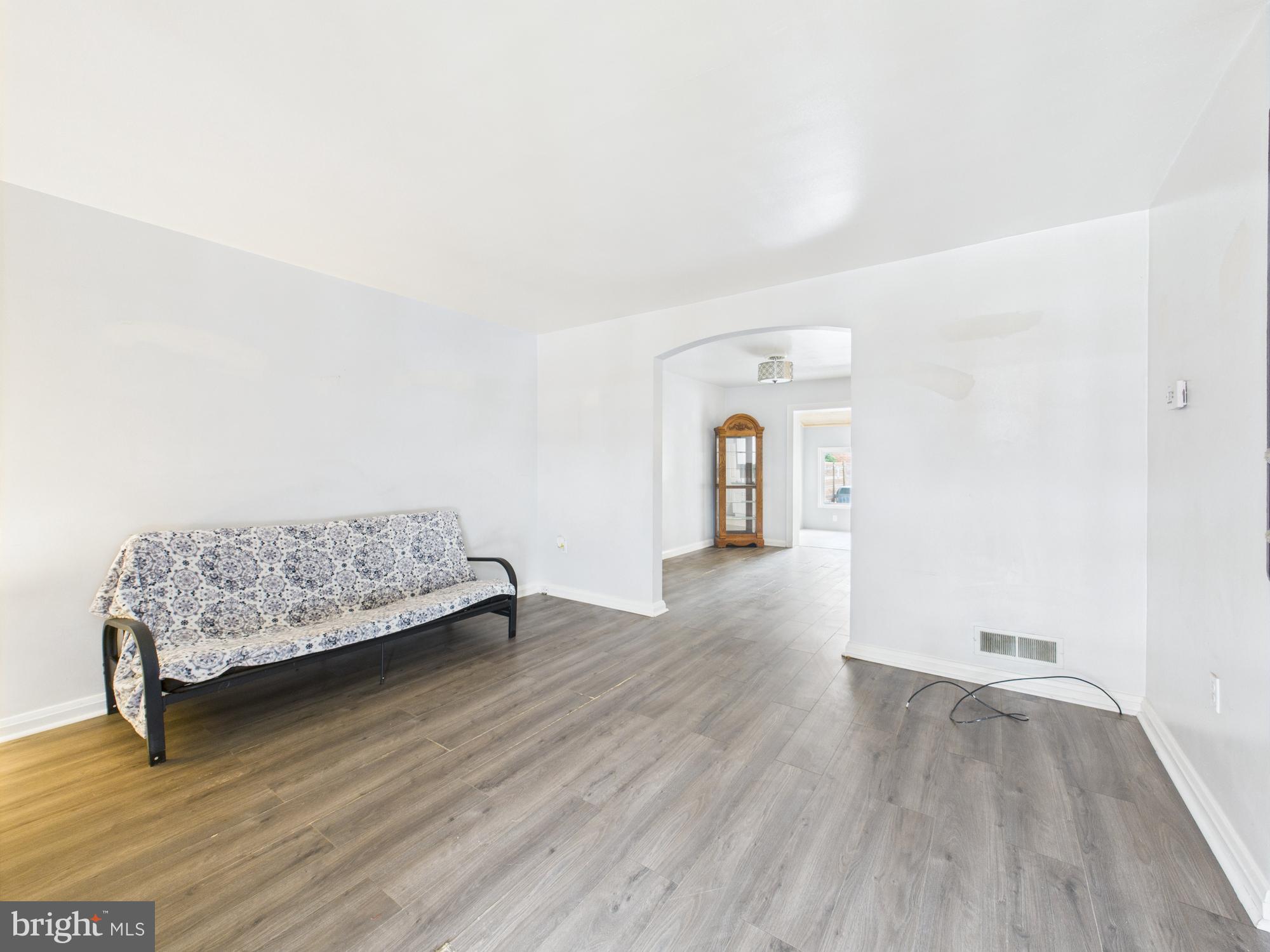 2743 Kirkleigh