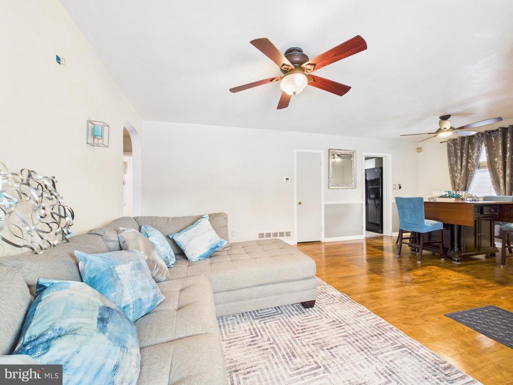 3213 DOYCRON COURT