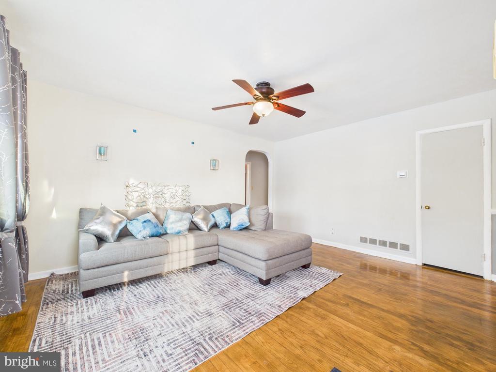 3213 DOYCRON COURT