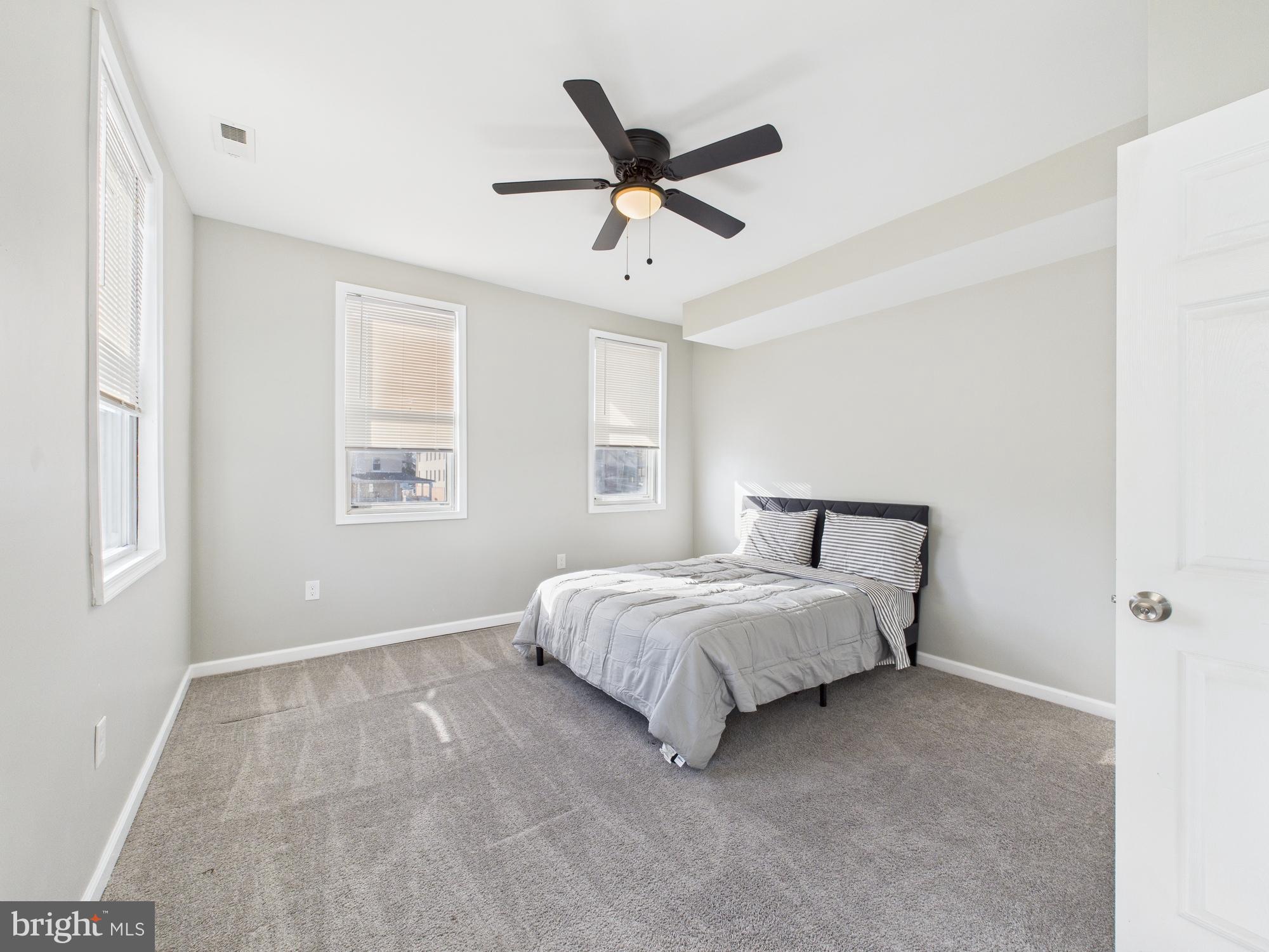 300 W CHESAPEAKE AVENUE W 4