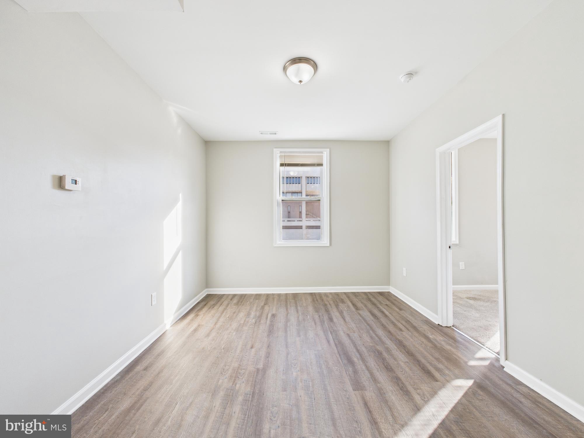 300 W CHESAPEAKE AVENUE W 4