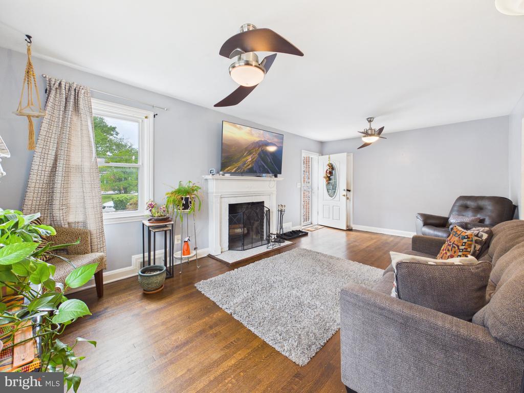3739 LOCHEARN DRIVE