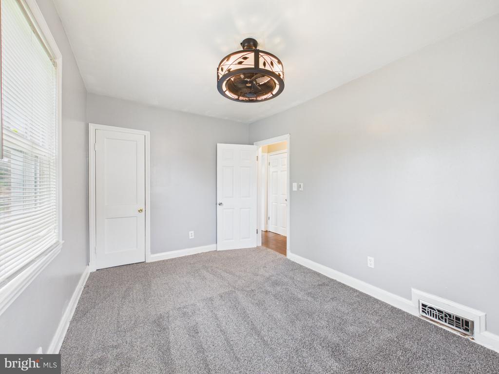 3739 LOCHEARN DRIVE