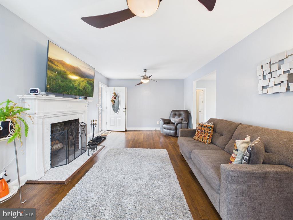3739 LOCHEARN DRIVE
