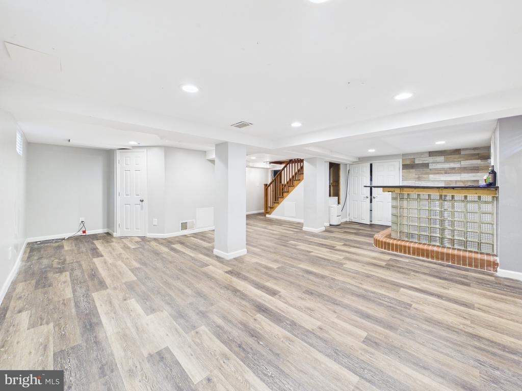 3739 LOCHEARN DRIVE