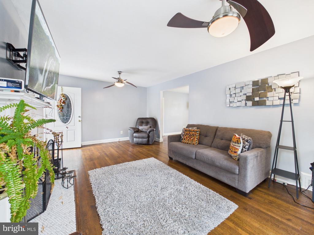 3739 LOCHEARN DRIVE