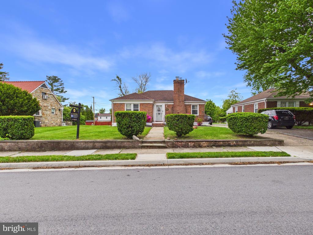 3739 LOCHEARN DRIVE