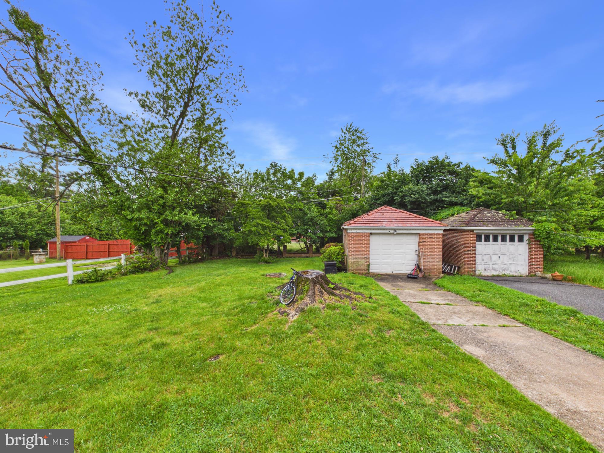 3739 LOCHEARN DRIVE