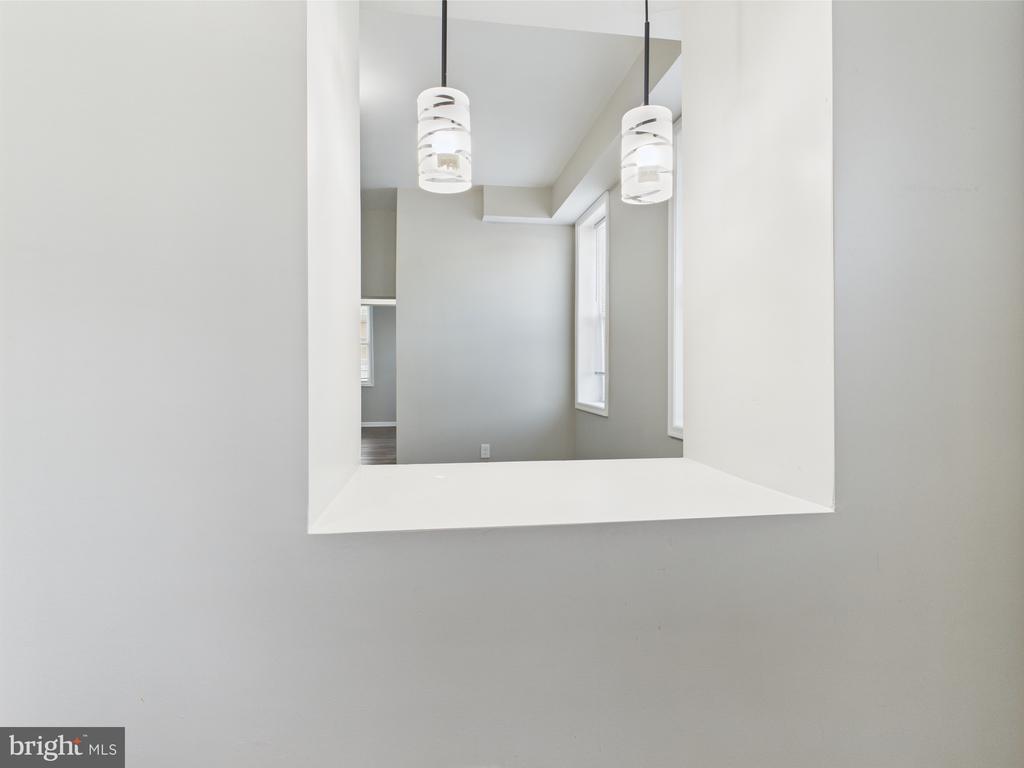 300 W CHESAPEAKE AVENUE Unit: 1
