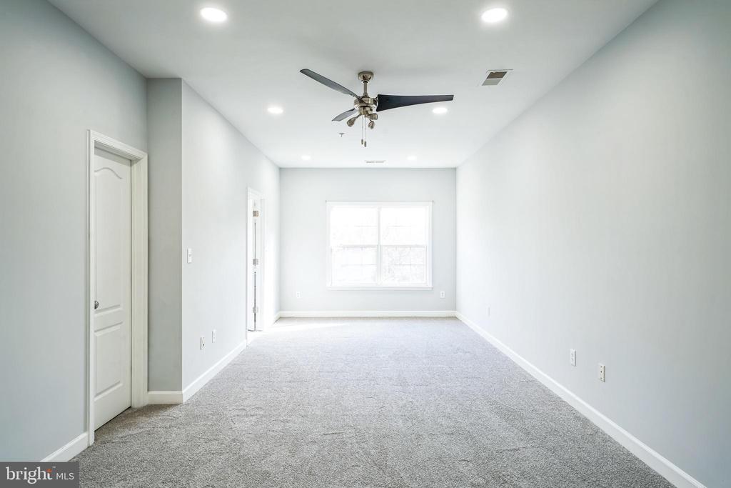 12712 Gladys Retreat Cir #79