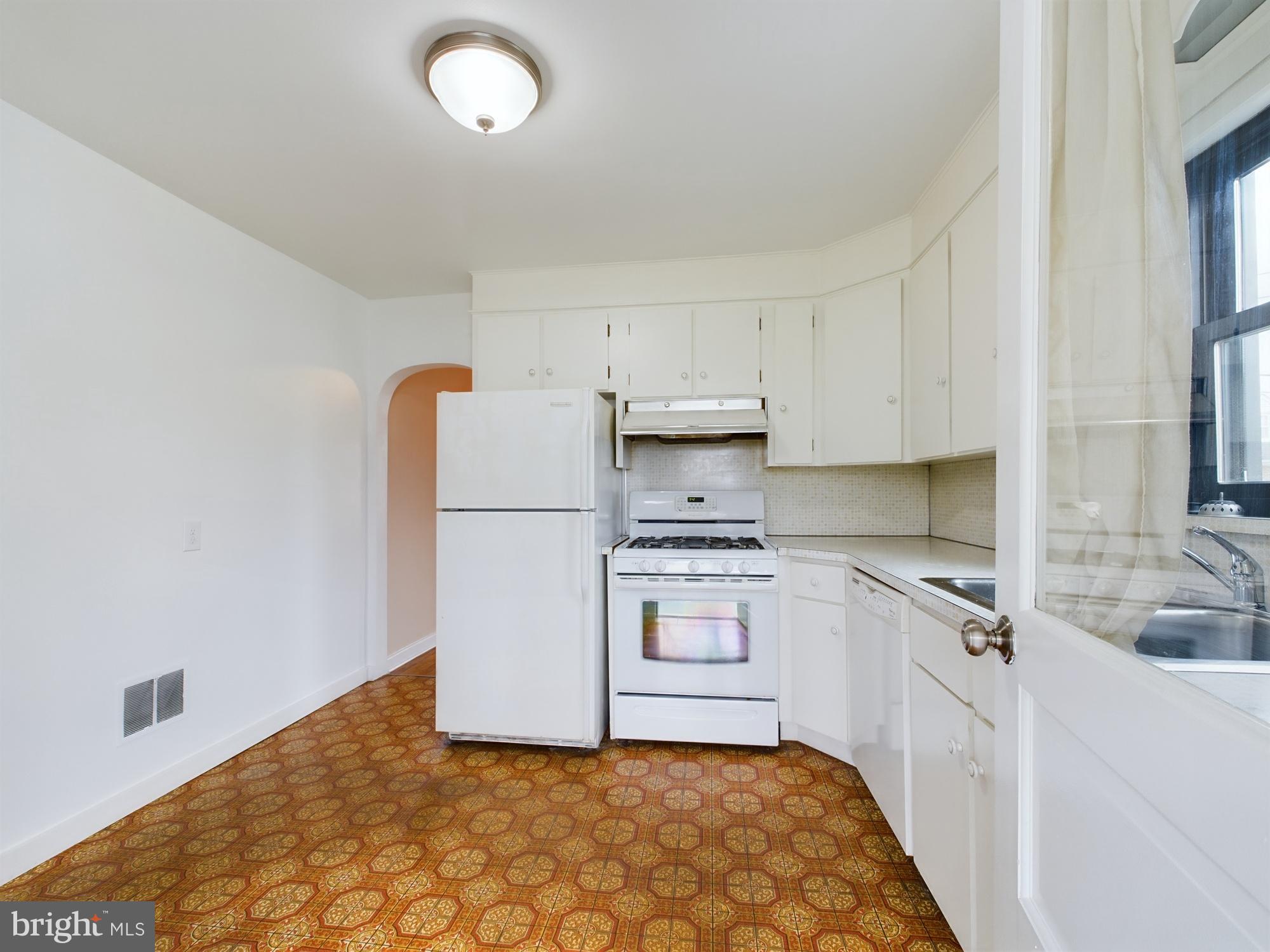 821 E 10th Ave