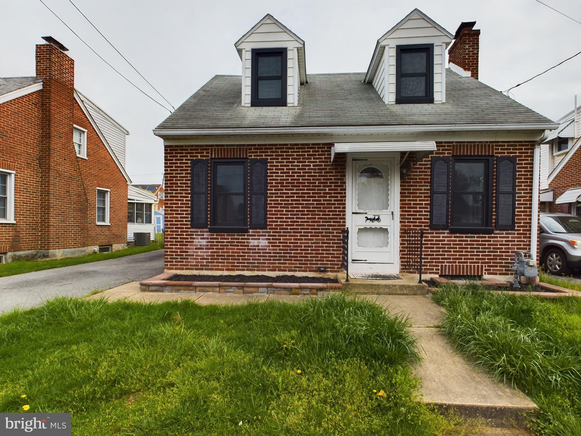 821 E 10th Ave