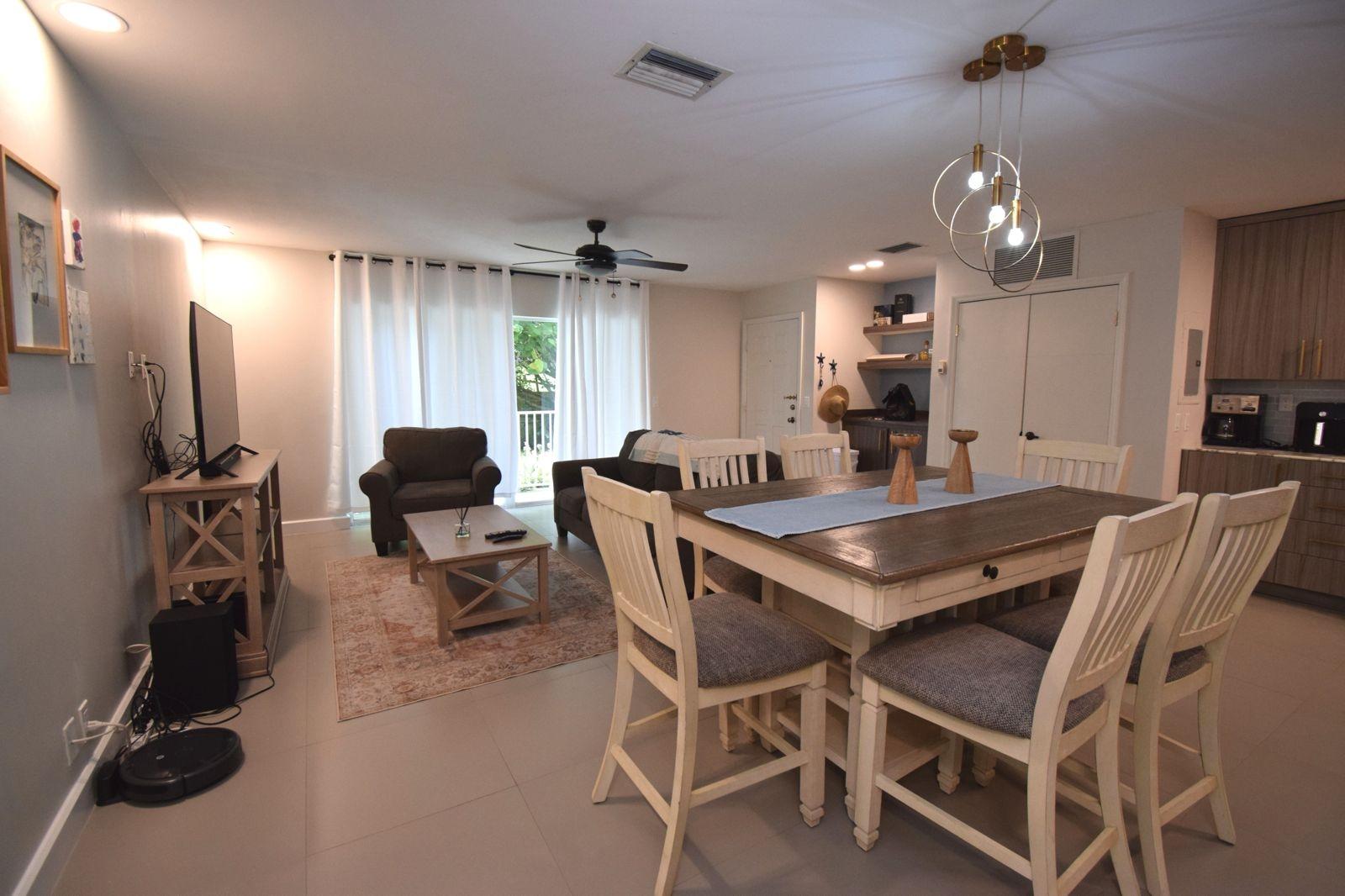 PALMS OF LOVE BEACH Unit: 4C