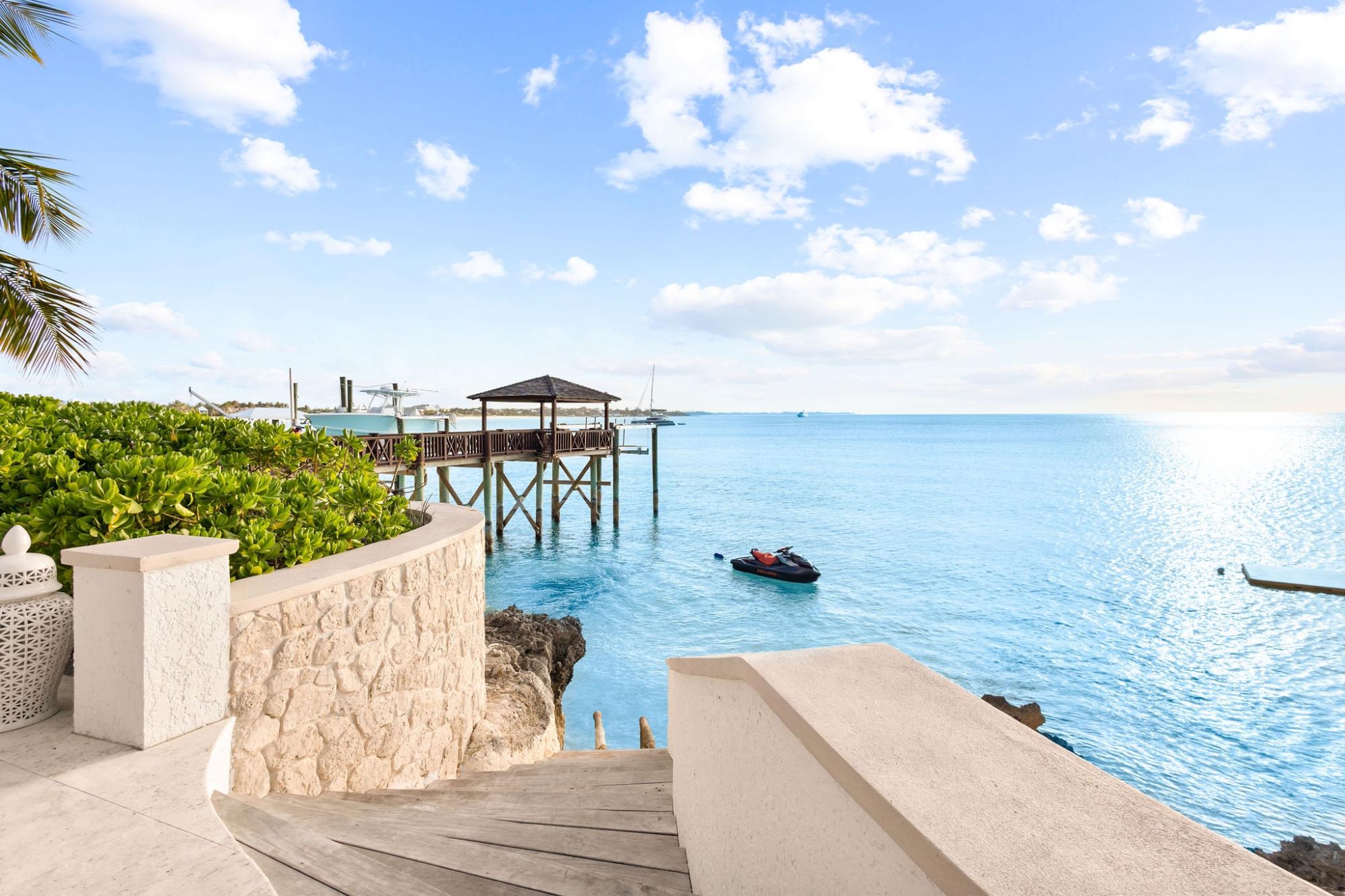 DOLPHINS VILLA & LOT OFB