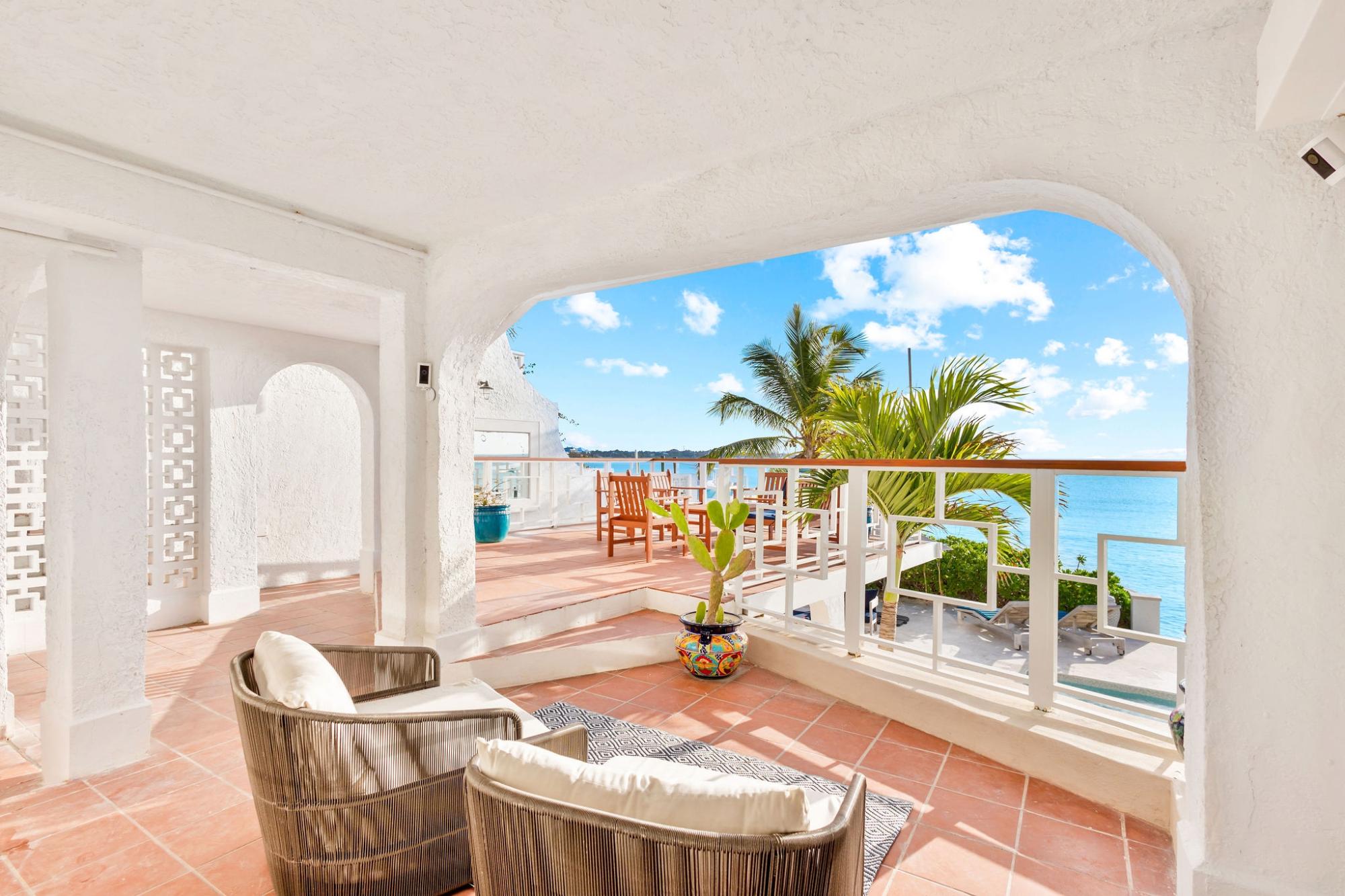 DOLPHINS VILLA & LOT OFB