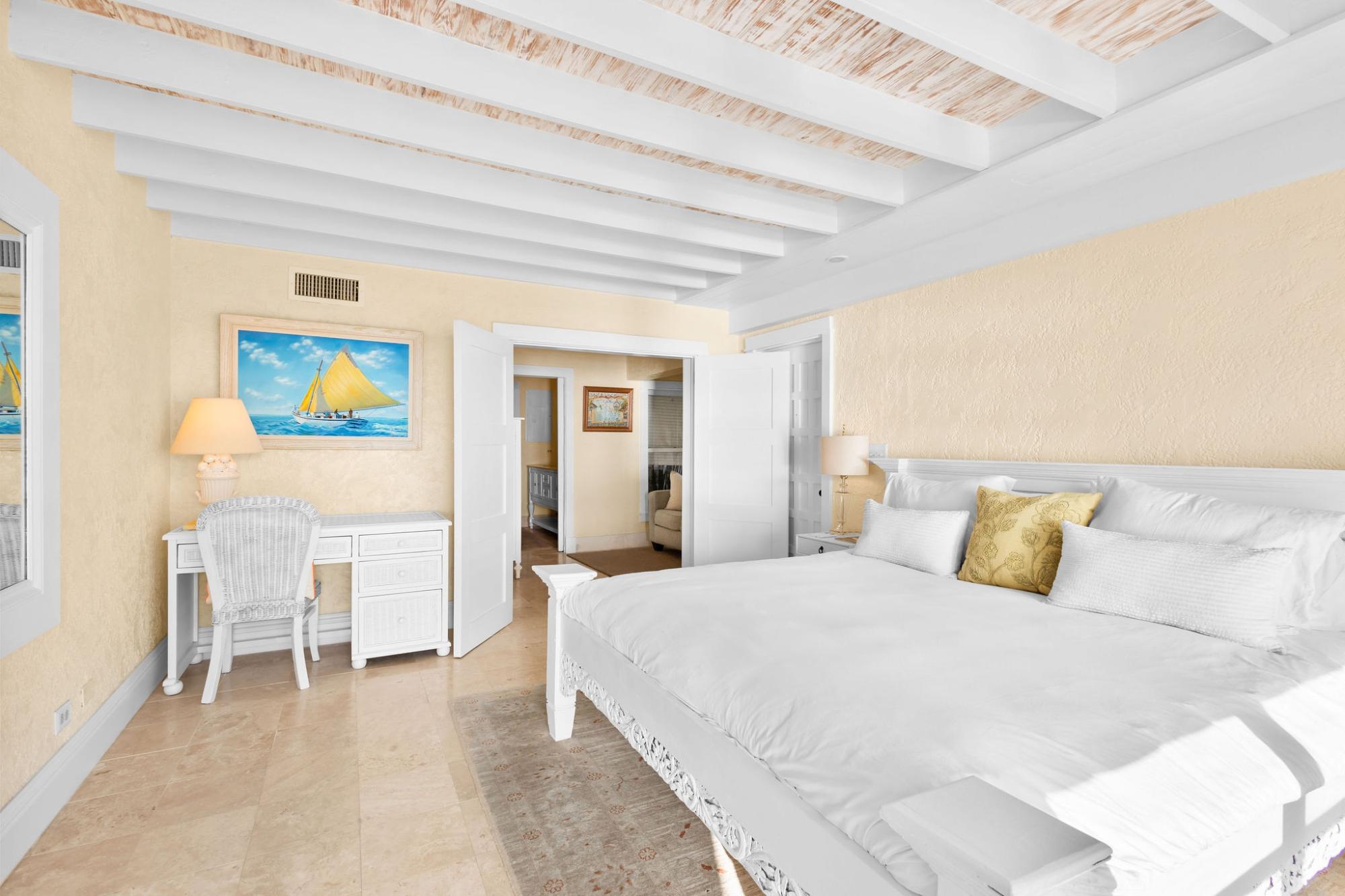 DOLPHINS VILLA & LOT OFB