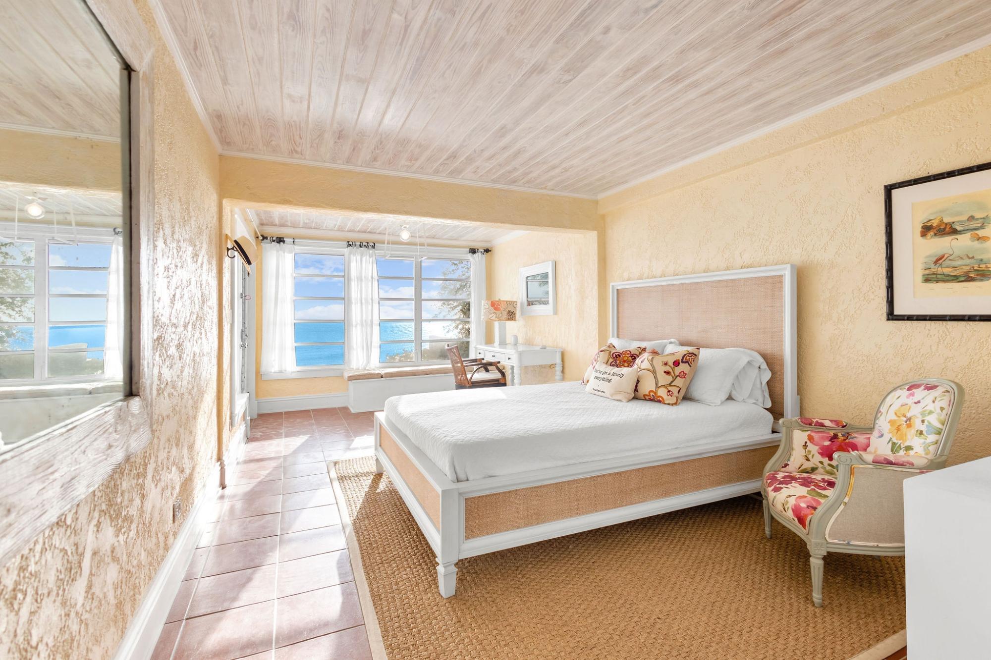 DOLPHINS VILLA & LOT OFB