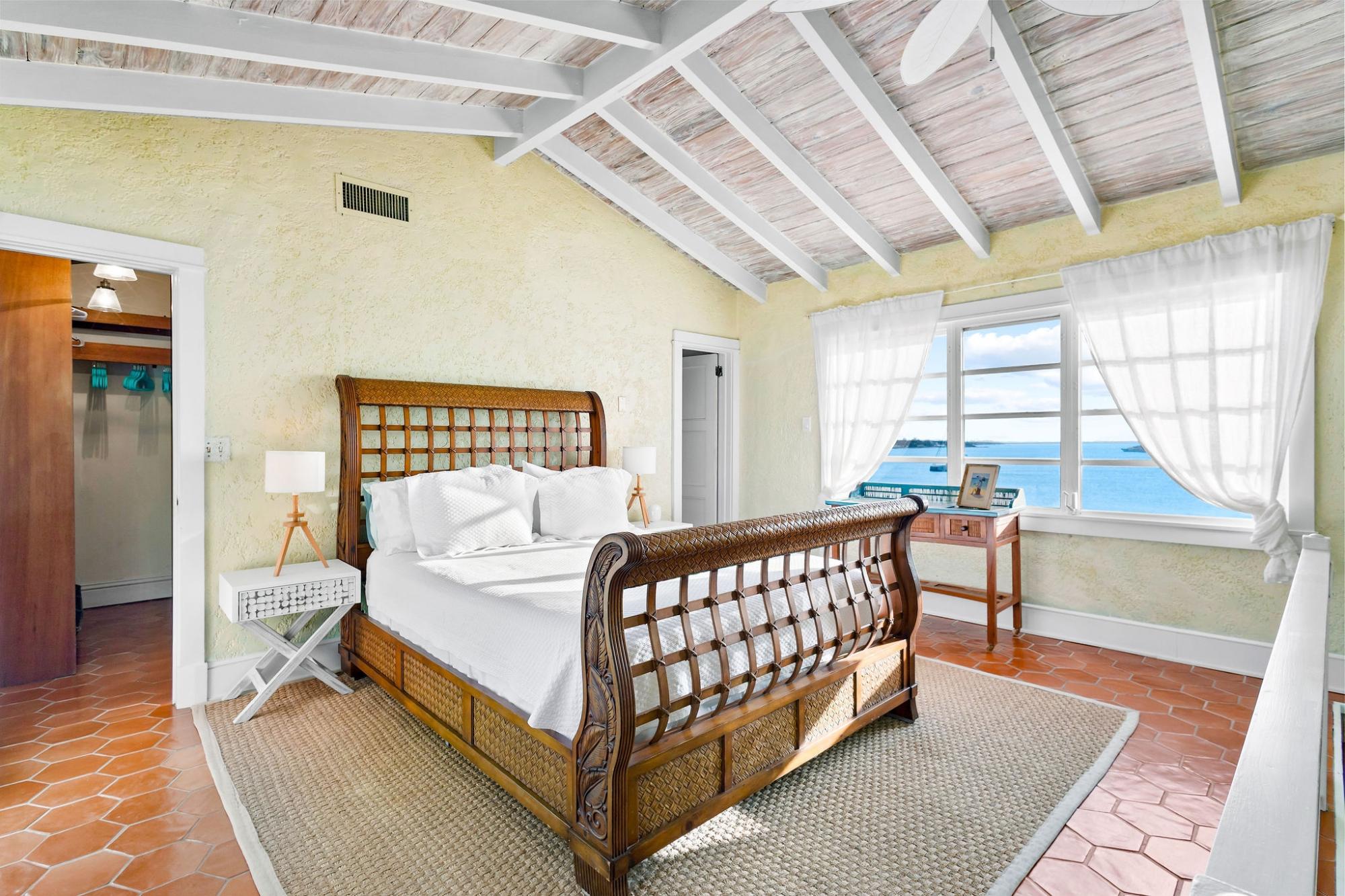 DOLPHINS VILLA & LOT OFB