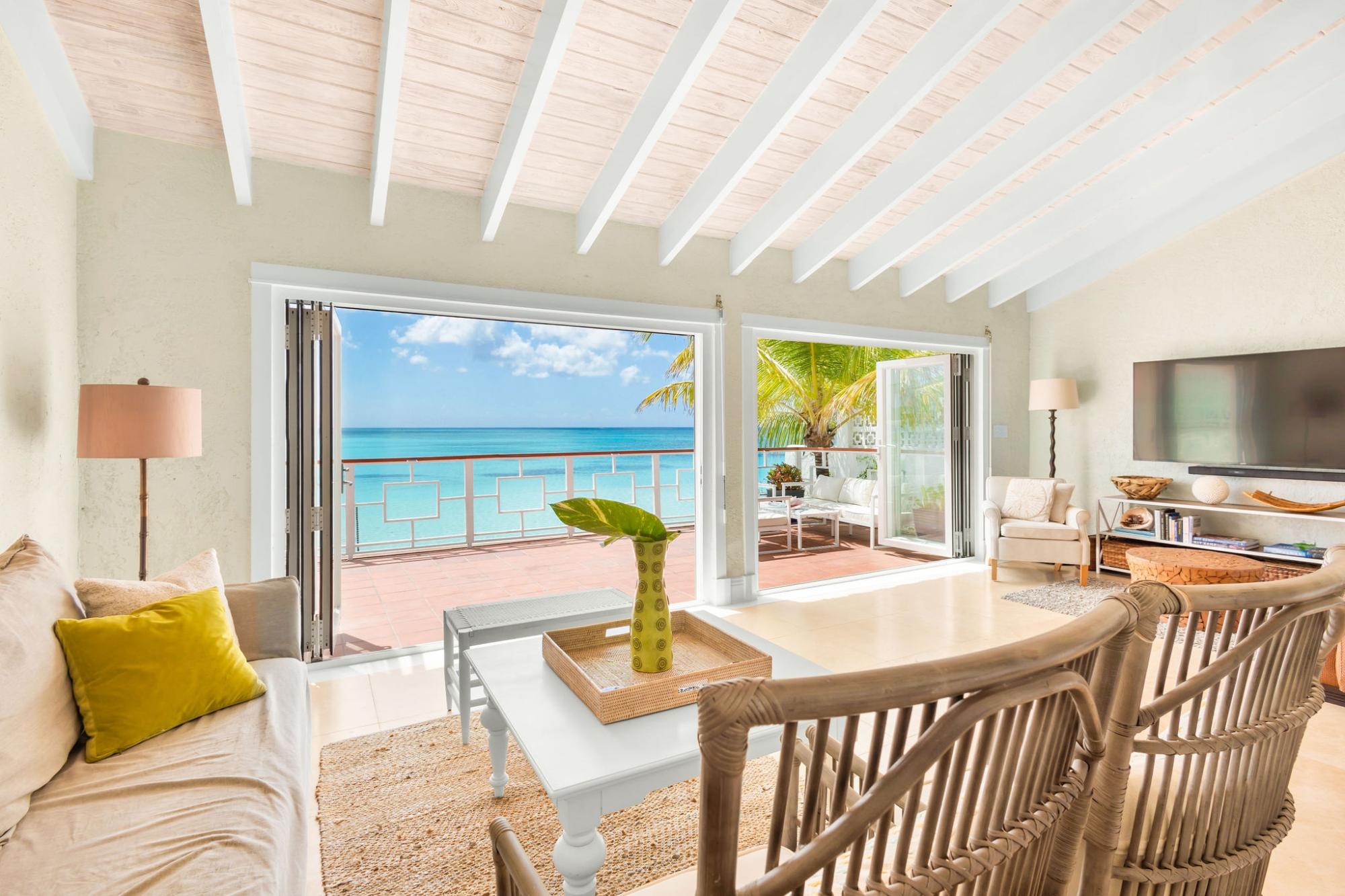 DOLPHINS VILLA & LOT OFB