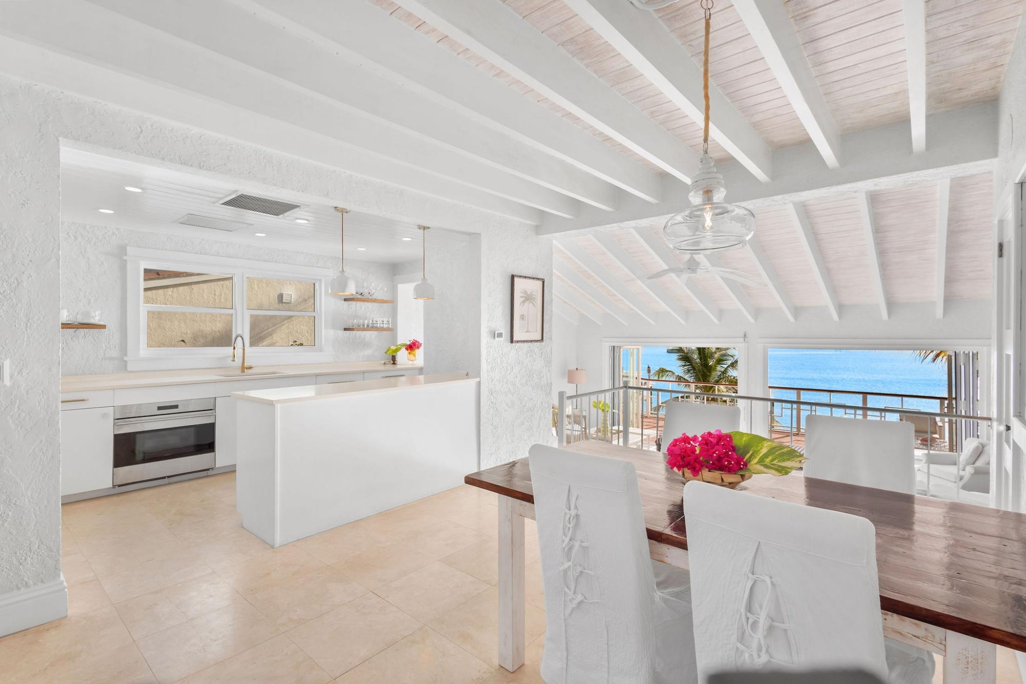 DOLPHINS VILLA & LOT OFB